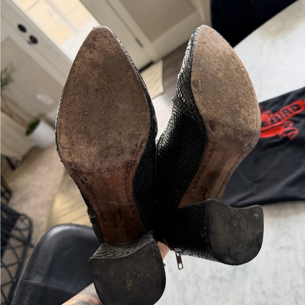 Freebird Joey Black Embossed Snakeskin Leather Booties Size 9 - Picture 8 of 10